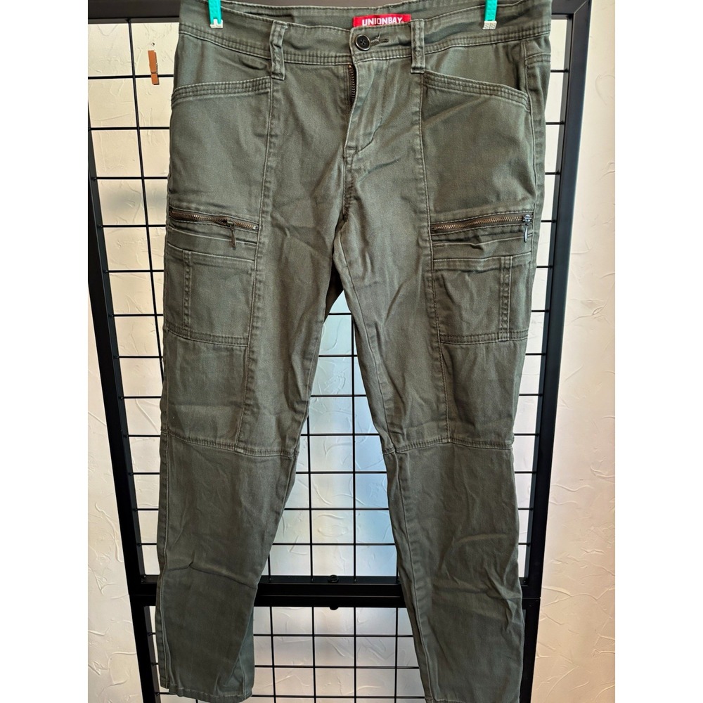 UNIONBAY Womens Green Cargo Pants size 9 Slim Fit Twill Tapered Mid Rise Pockets